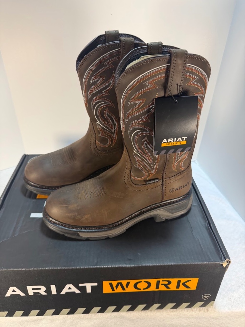Ariat WorkHog XT Carbon Toe Boots 10045437 Mens 9.5 EE Wide Distressed Brown NIB